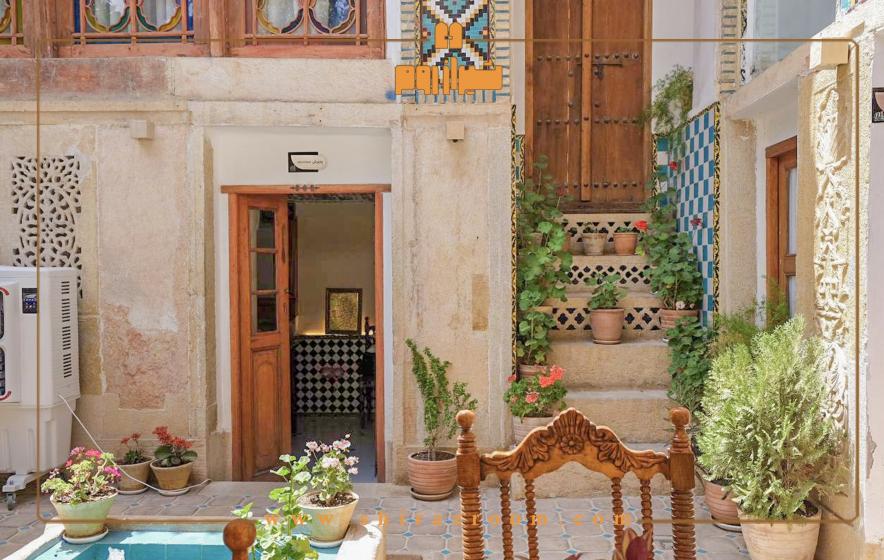 معرفی اقامتگاه‌های بومگردی شیراز از زبان شیرازروم 