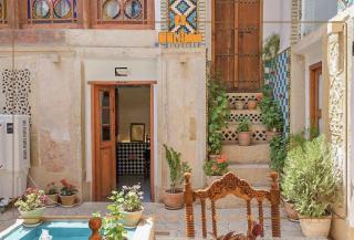 معرفی اقامتگاه‌های بومگردی شیراز از زبان شیرازروم 