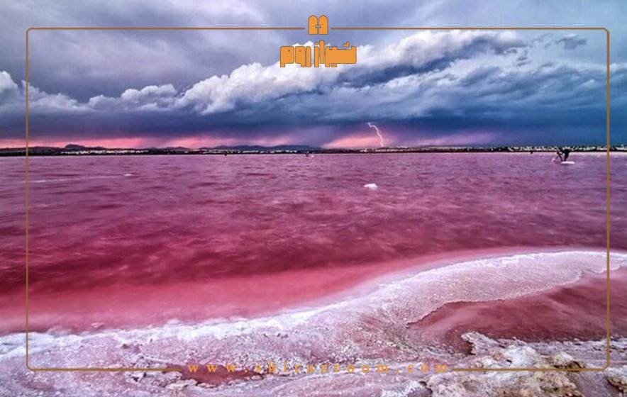 معرفی دریاچه صورتی شیراز (مهارلو) 