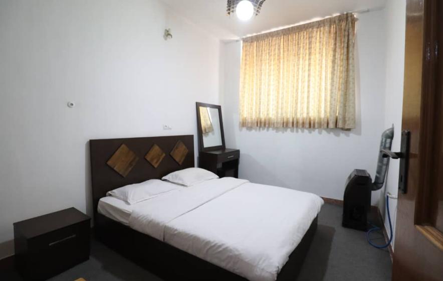 واحد دو خوابه واقع در خیابان دانش آموز 4